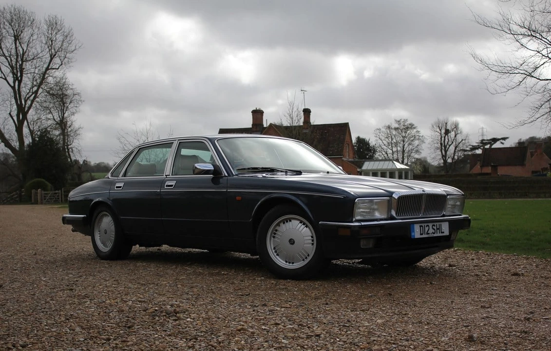 1994 Daimler - Image 2 of 30