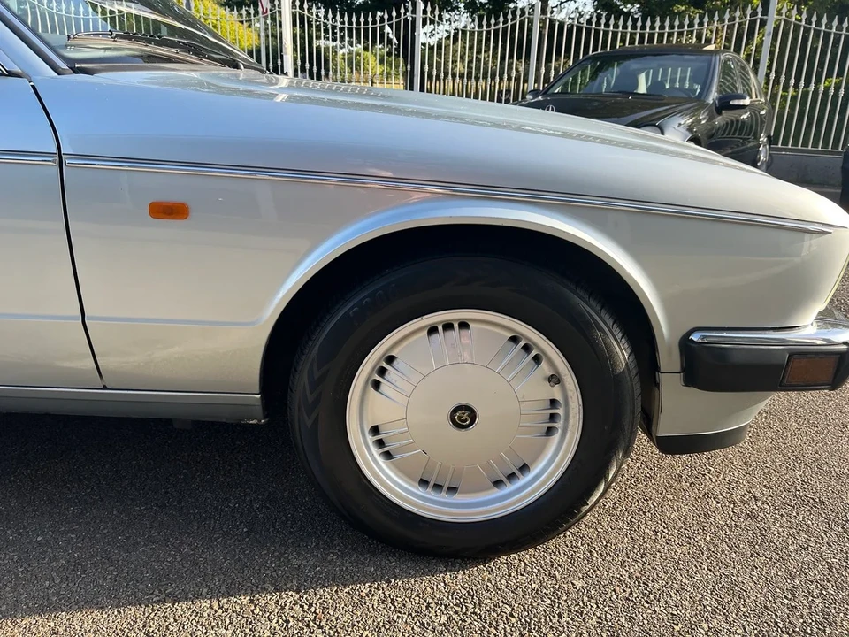1994 Daimler - Image 4 of 31