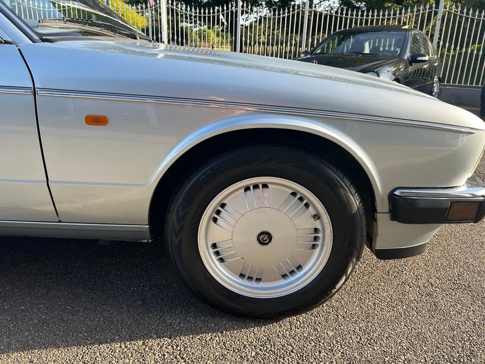 1994 Daimler - Image 4 of 31