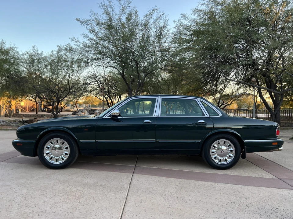 1994 Jaguar X300 XJ - Image 9 of 31