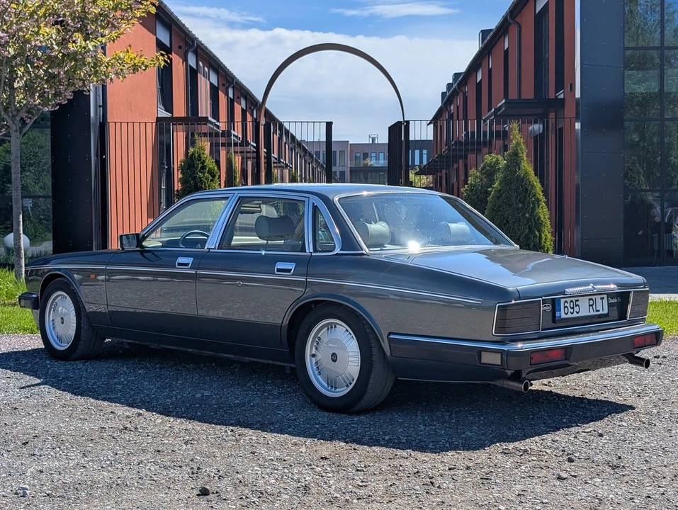 1994 Daimler - Image 9 of 31