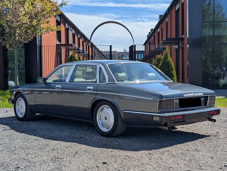 1994 Daimler - Image 4 of 31