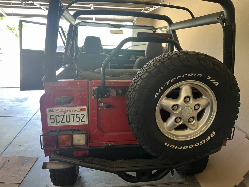 1994 Land Rover Defender 90 - Image 2 of 12