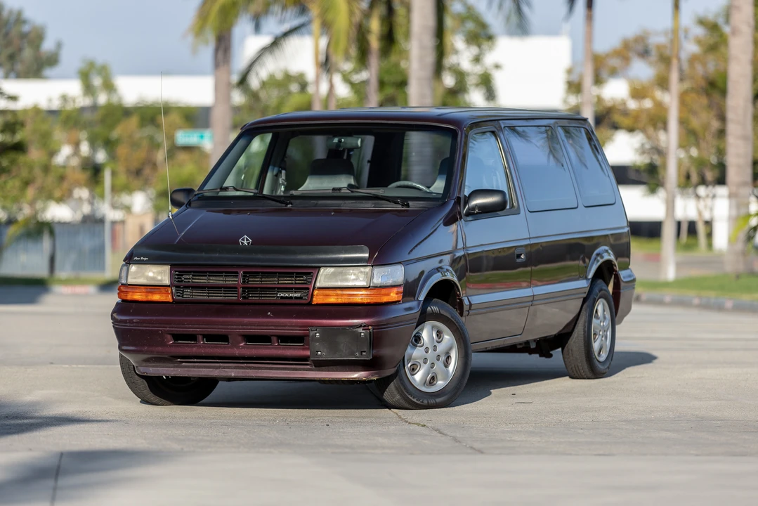 1994 Dodge Caravan - Image 10 of 31