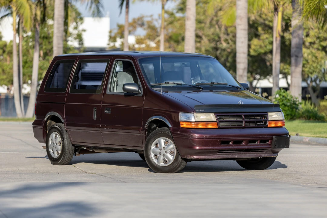 1994 Dodge Caravan - Image 3 of 31