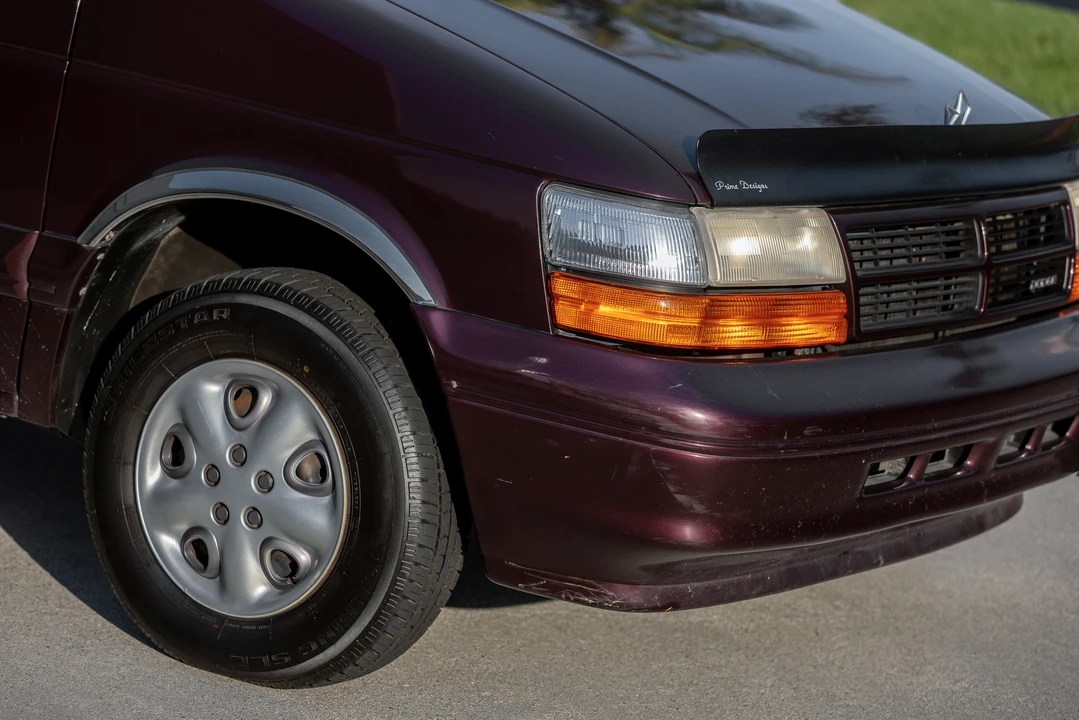 1994 Dodge Caravan - Image 24 of 31