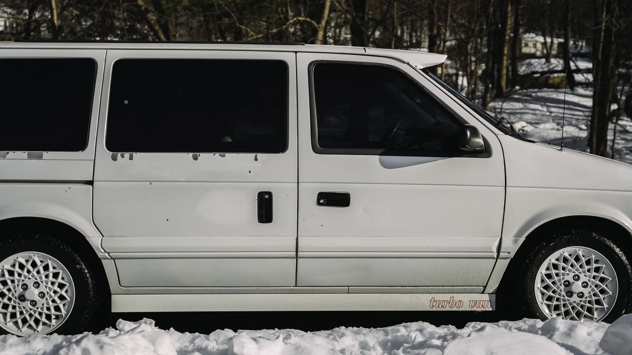 1994 Dodge Caravan - Image 24 of 31