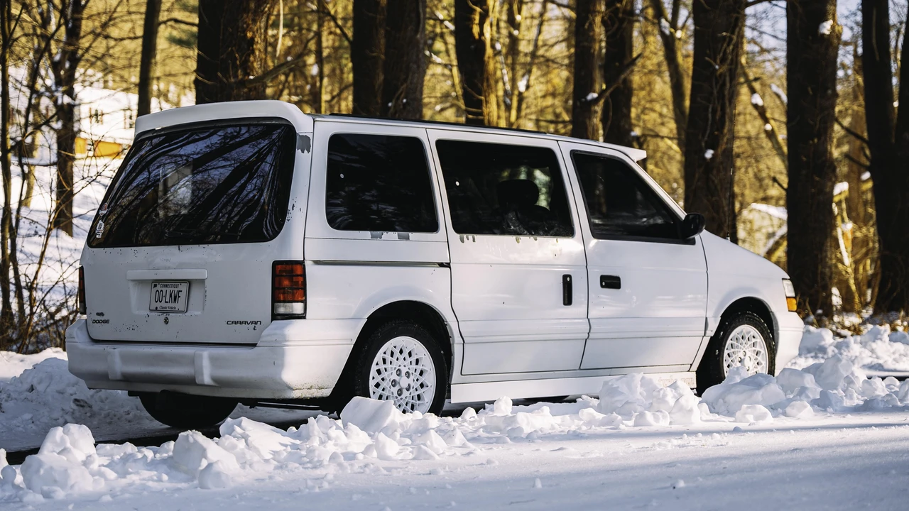 1994 Dodge Caravan - Image 13 of 31