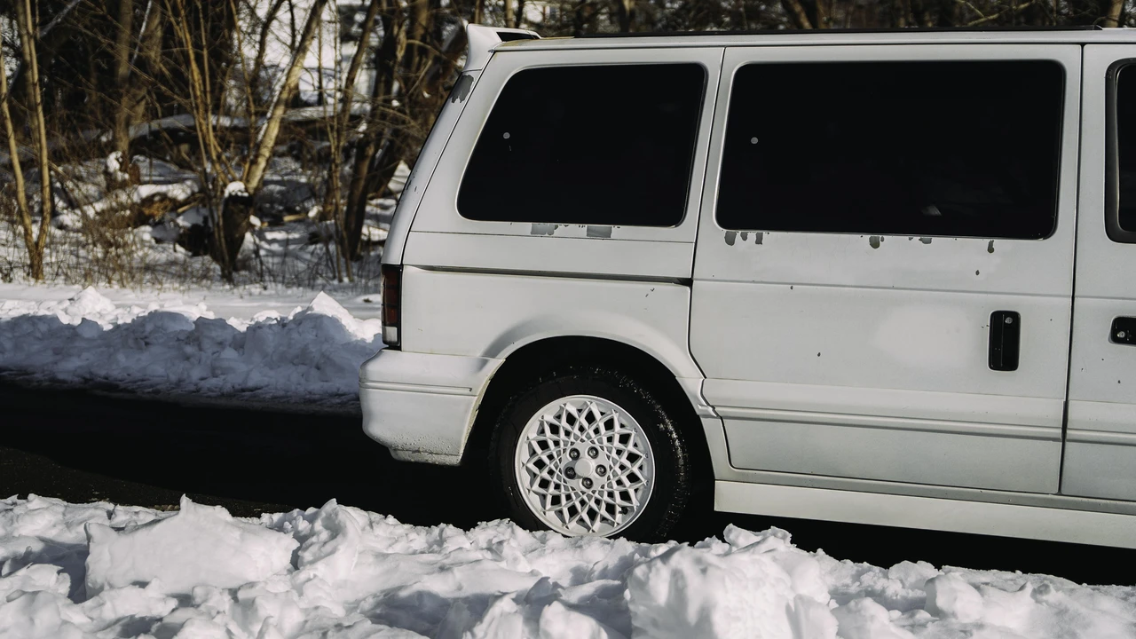1994 Dodge Caravan - Image 27 of 31