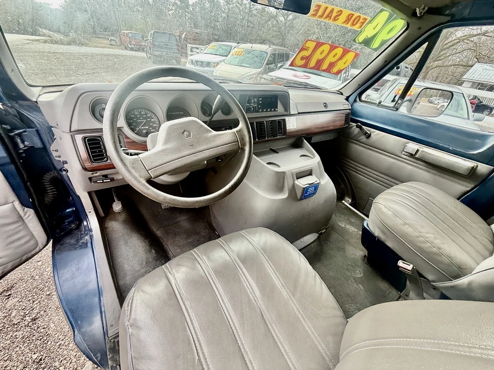 1994 Dodge Ram Van - Image 13 of 21