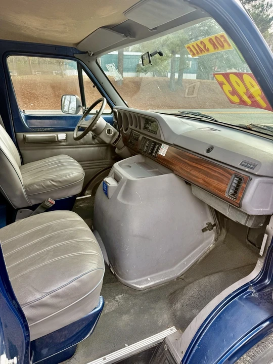 1994 Dodge Ram Van - Image 11 of 21
