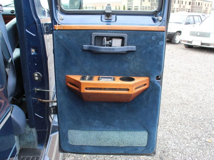 1994 Dodge Ram Van - Image 24 of 31