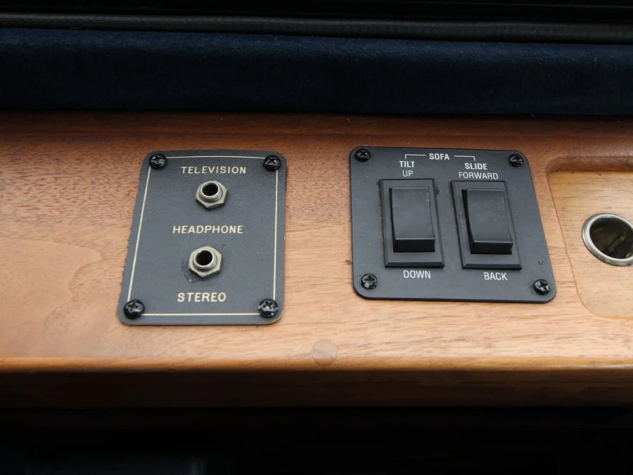 1994 Dodge Ram Van - Image 14 of 31