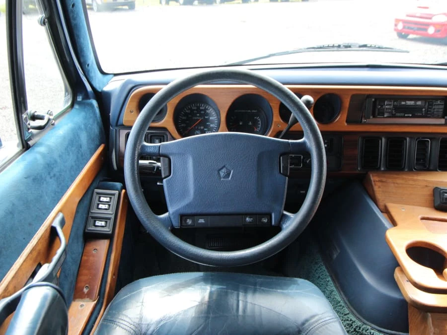 1994 Dodge Ram Van - Image 8 of 31