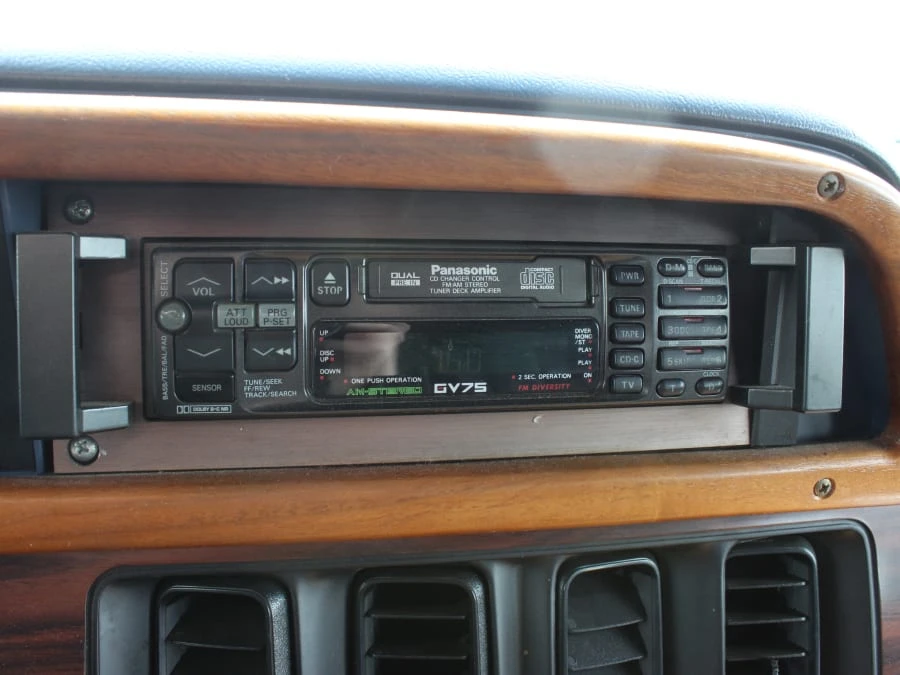 1994 Dodge Ram Van - Image 12 of 31