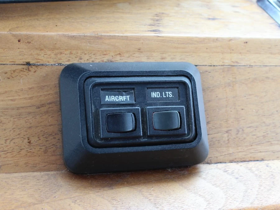 1994 Dodge Ram Van - Image 15 of 31