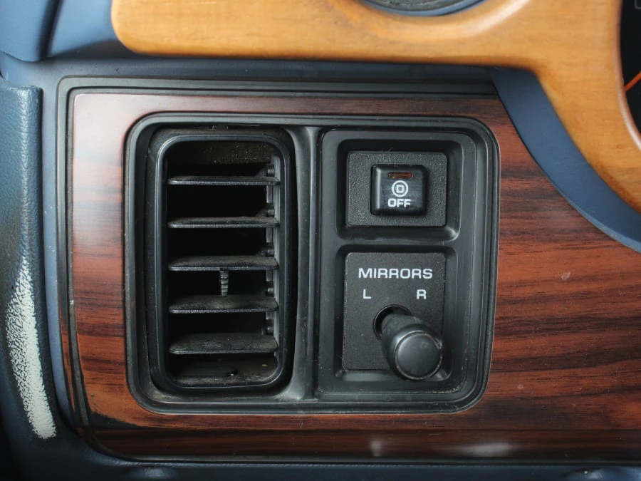 1994 Dodge Ram Van - Image 16 of 31