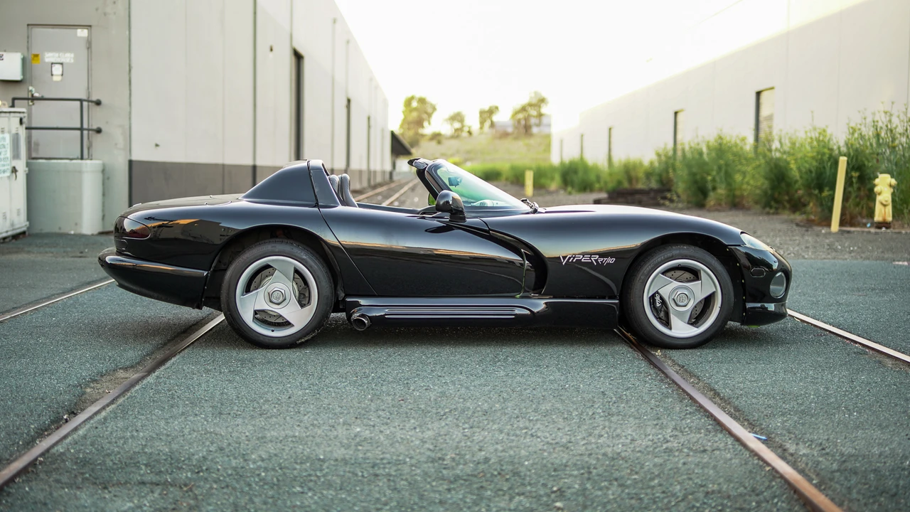 1994 Dodge Viper 1st Gen - Image 28 of 31
