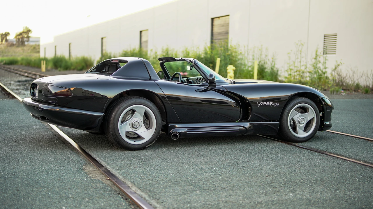 1994 Dodge Viper 1st Gen - Image 27 of 31