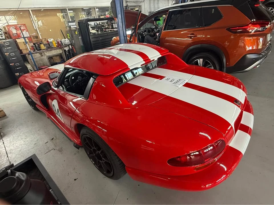 1994 Dodge Viper 1st Gen - Image 2 of 9