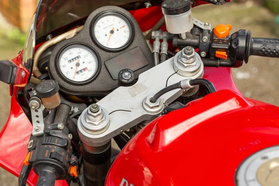 1994 Ducati 750 & 800 & 900 & 1000 - Image 14 of 30