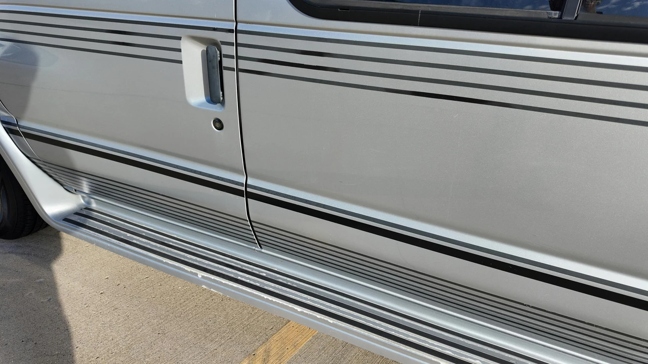 1994 Ford Econoline Van - Image 12 of 31