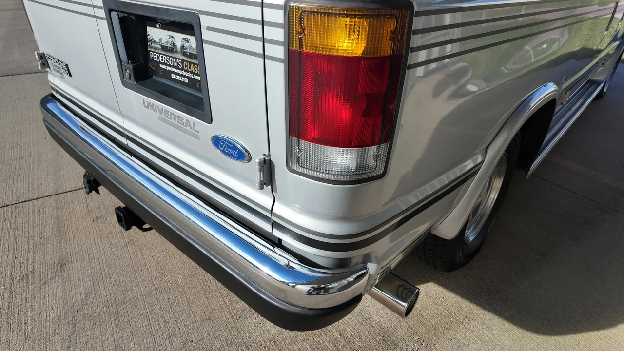 1994 Ford Econoline Van - Image 17 of 31