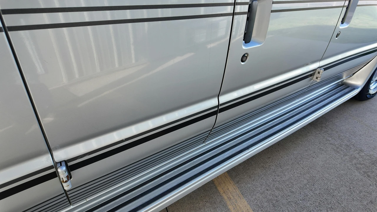 1994 Ford Econoline Van - Image 20 of 31