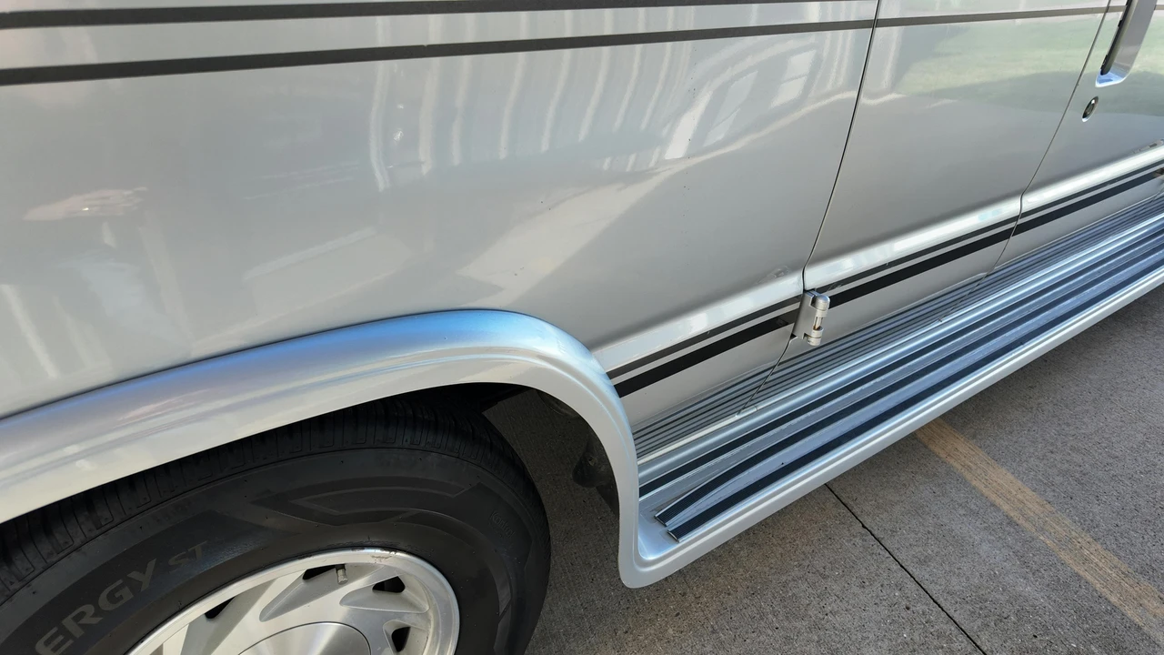 1994 Ford Econoline Van - Image 19 of 31