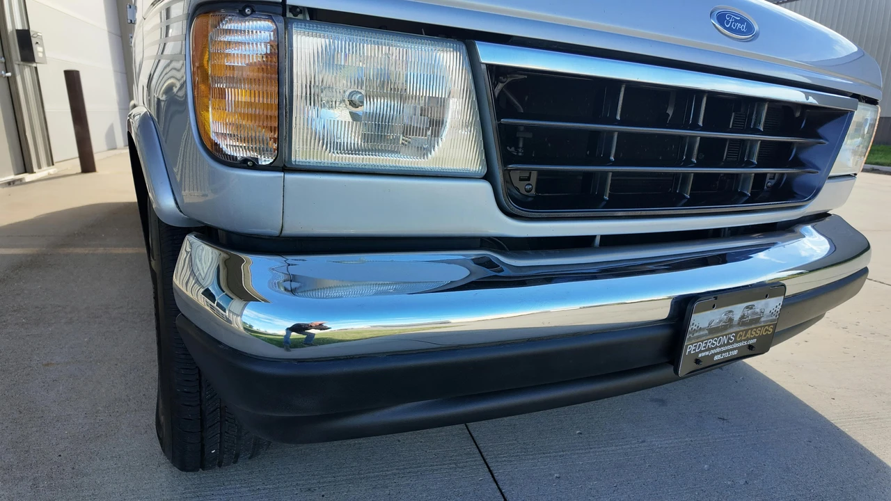 1994 Ford Econoline Van - Image 24 of 31