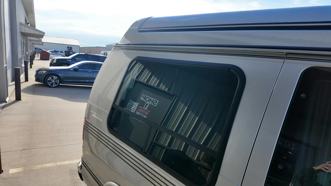 1994 Ford Econoline Van - Image 31 of 31