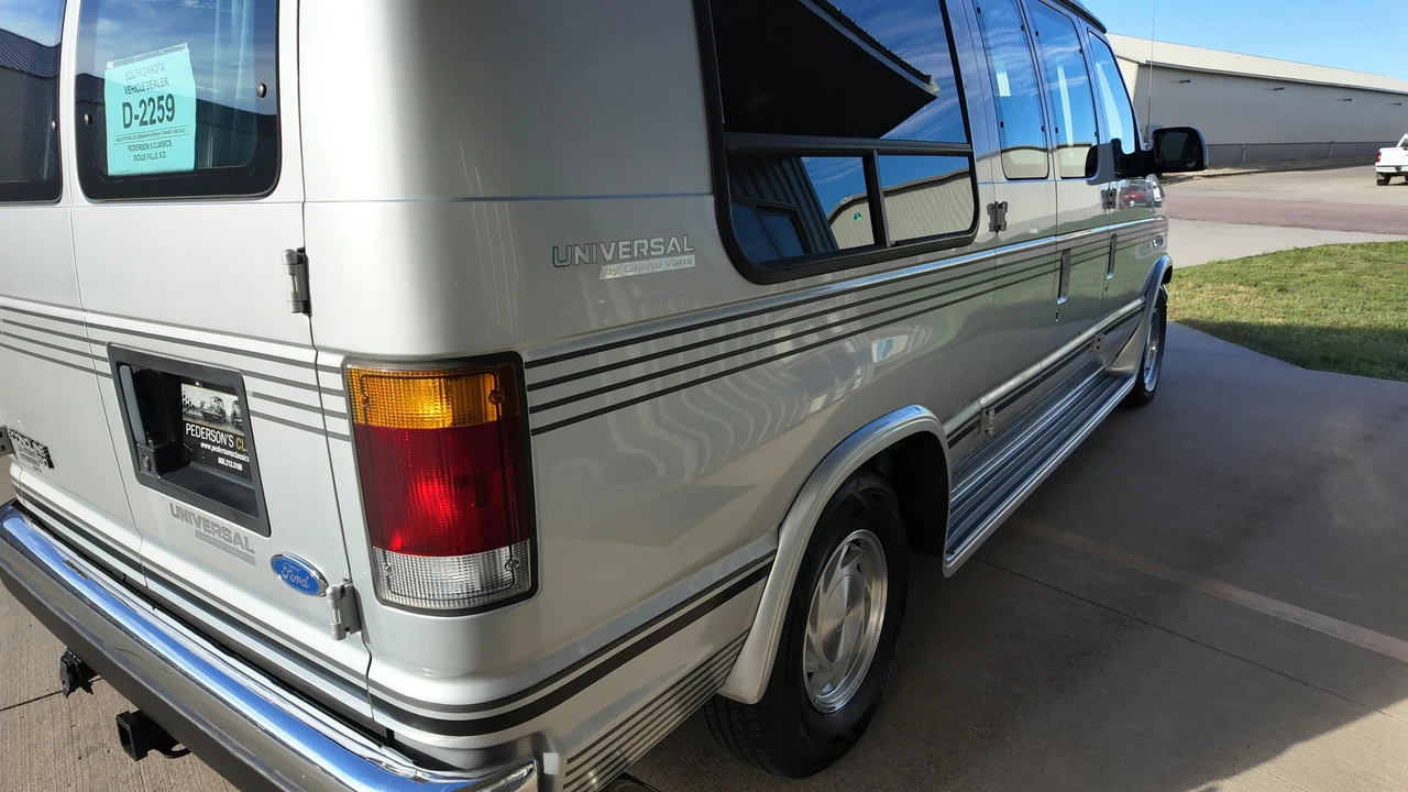1994 Ford Econoline Van - Image 5 of 31