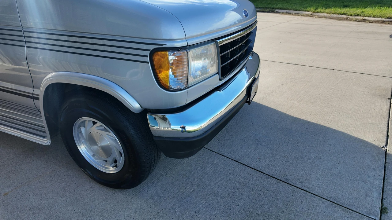 1994 Ford Econoline Van - Image 23 of 31