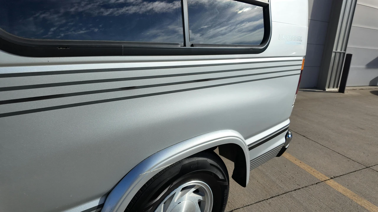 1994 Ford Econoline Van - Image 13 of 31