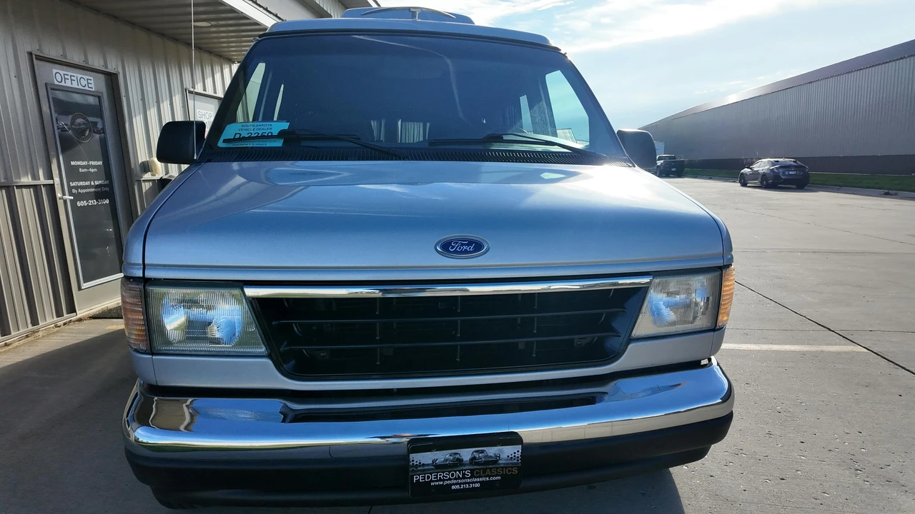 1994 Ford Econoline Van - Image 7 of 31