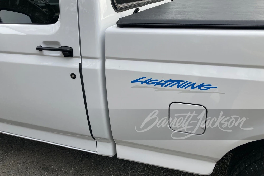 1994 Ford F-150 SVT Lightning 9th Gen - Image 4 of 12
