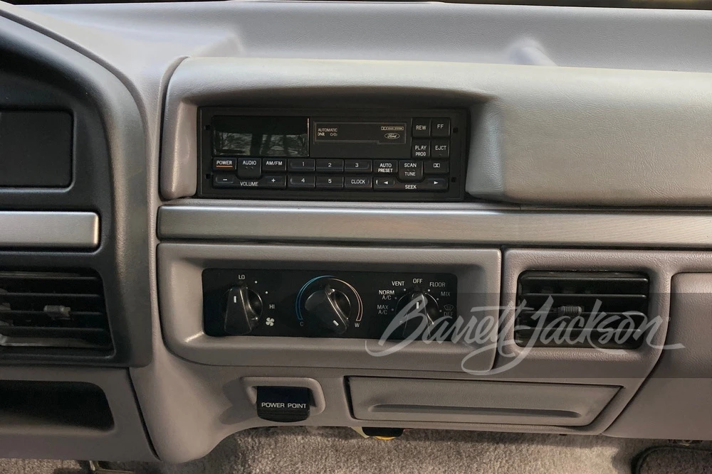 1994 Ford F-150 SVT Lightning 9th Gen - Image 8 of 12