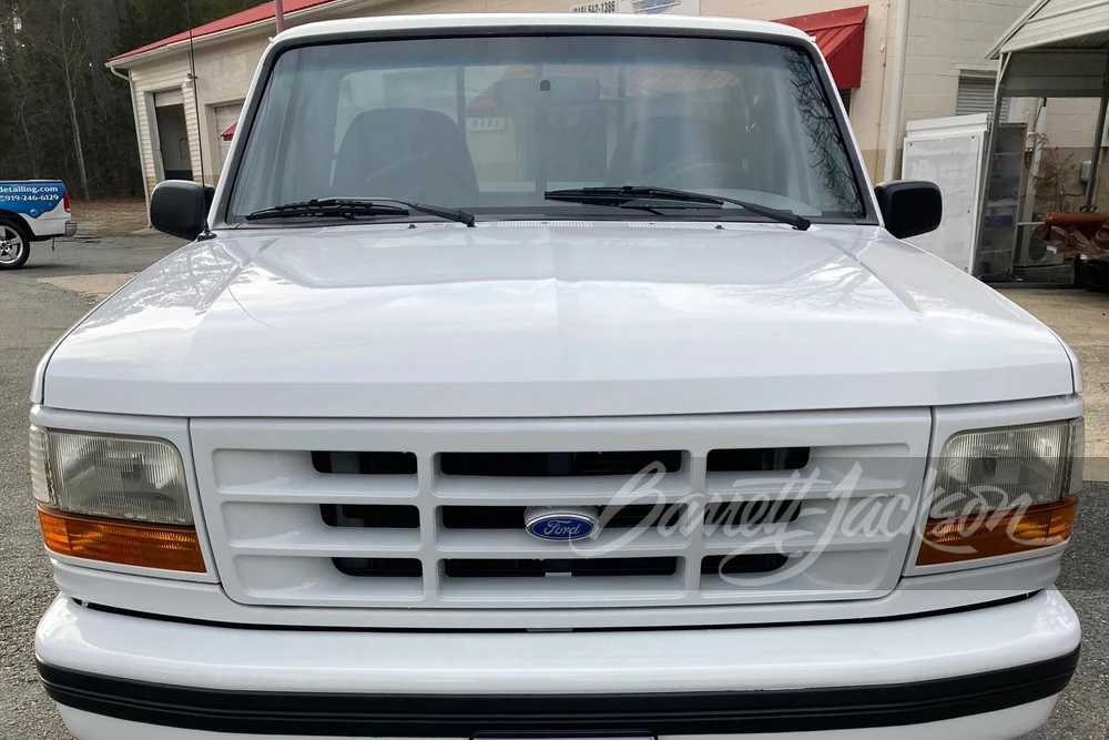 1994 Ford F-150 SVT Lightning 9th Gen - Image 9 of 12