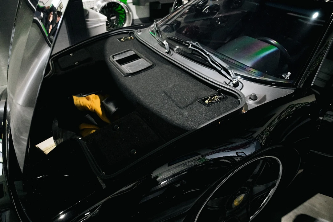 1994 Ferrari 348 - Image 17 of 21