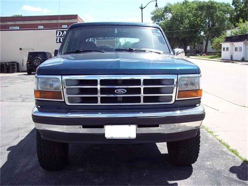 1994 Ford Bronco 5th Gen - Image 2 of 10