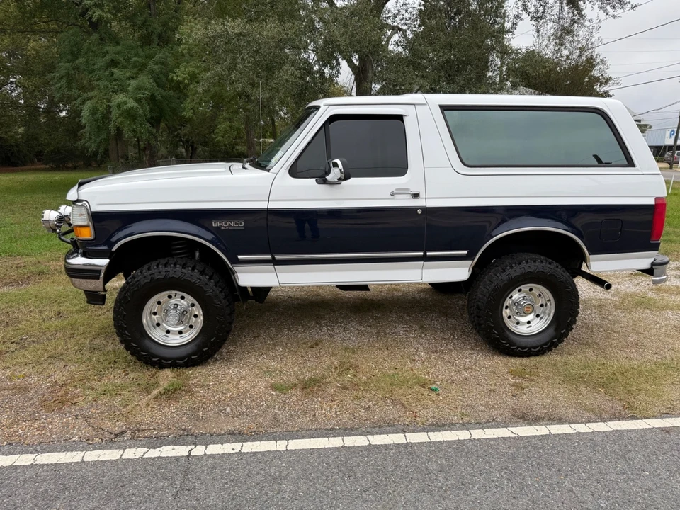 1994 Ford Bronco 5th Gen - Image 2 of 21