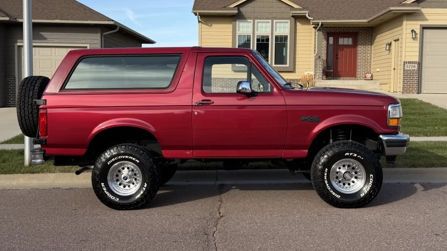 1994 Ford Bronco 5th Gen - Image 2 of 18