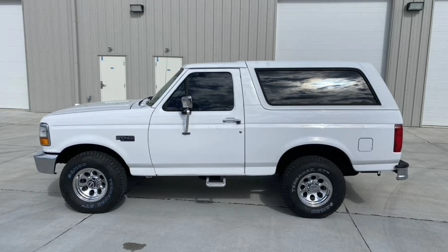 1994 Ford Bronco 5th Gen - Image 2 of 20