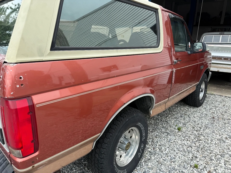 1994 Ford Bronco 5th Gen - Image 15 of 23