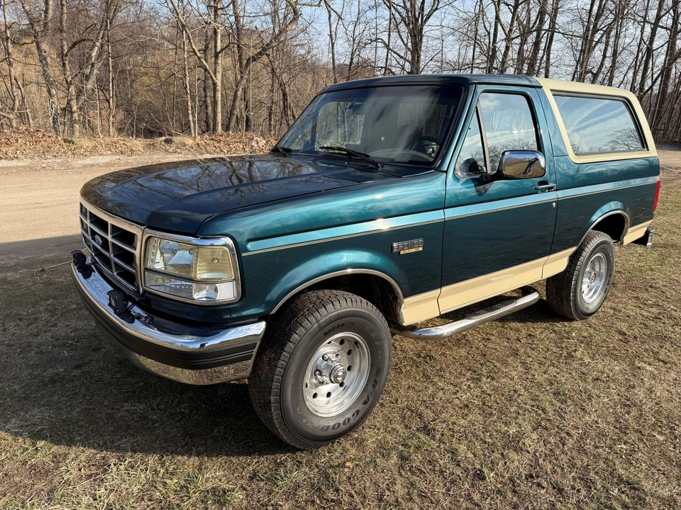 1994 Ford Bronco 5th Gen - Image 2 of 31