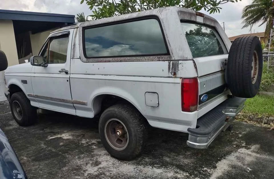 1994 Ford Bronco 5th Gen - Image 2 of 2