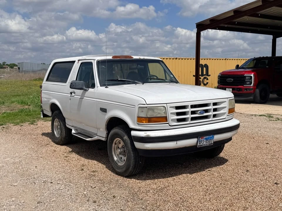 1994 Ford Bronco 5th Gen - Image 2 of 11
