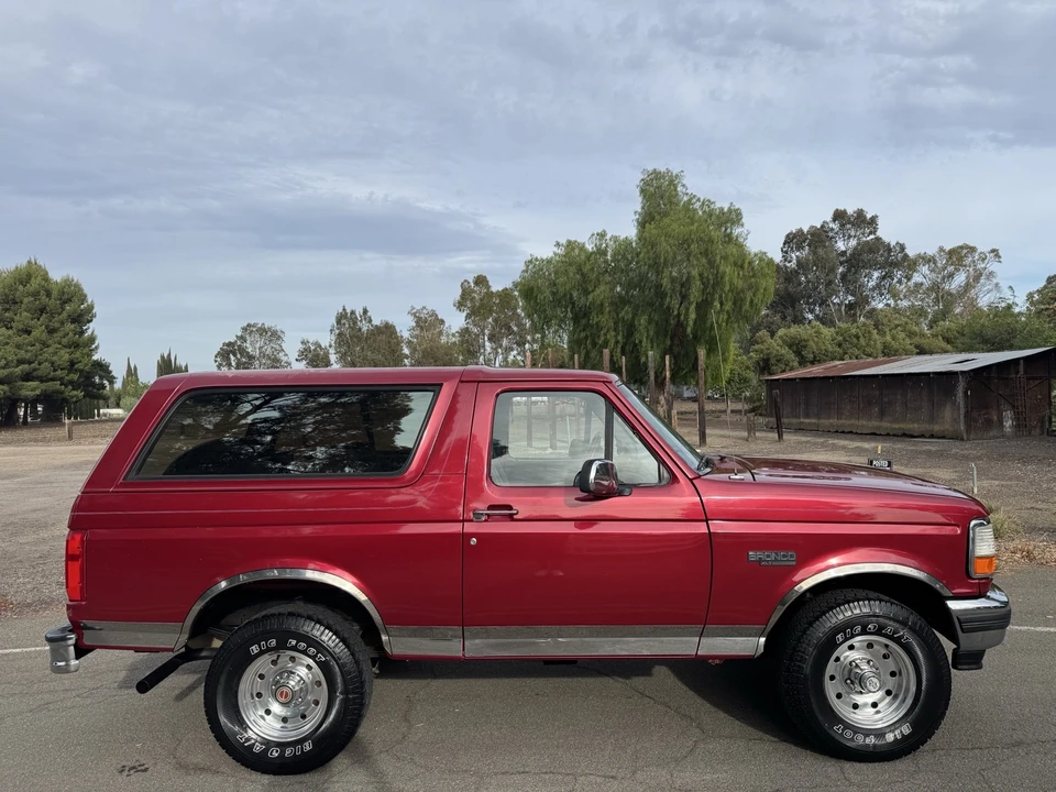 1994 Ford Bronco 5th Gen - Image 2 of 30