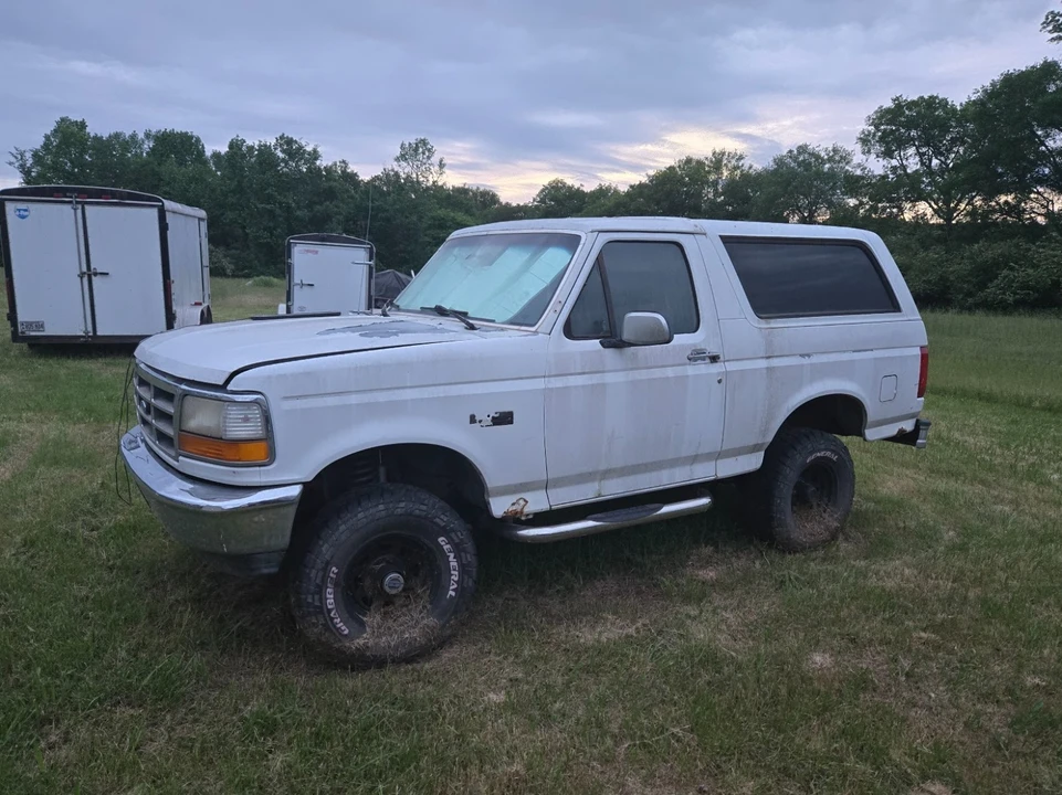 1994 Ford Bronco 5th Gen - Image 2 of 12