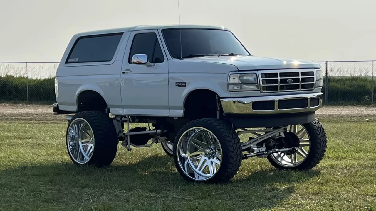 1994 Ford Bronco 5th Gen - Image 3 of 21